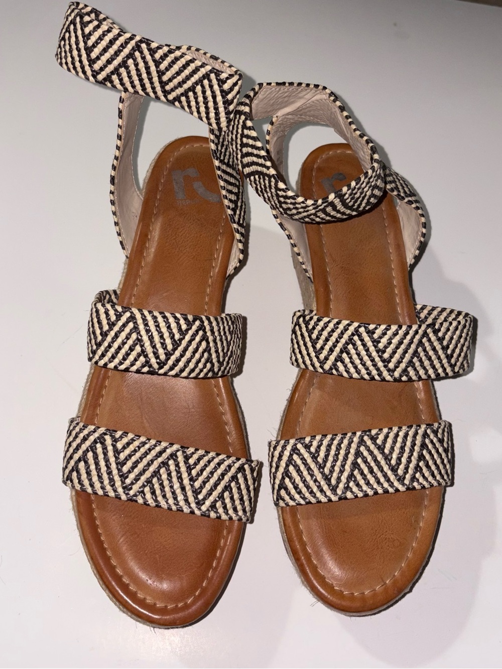 Report Marilyn Espadrille Platform Wedge Sandals Black White Chevron Size 10